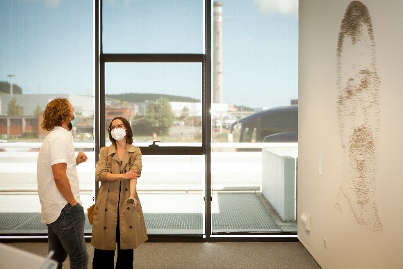 LRAnte la obra de Nuria Ruibal_Niemeyer