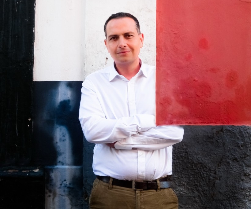 100 men in white shirts 1